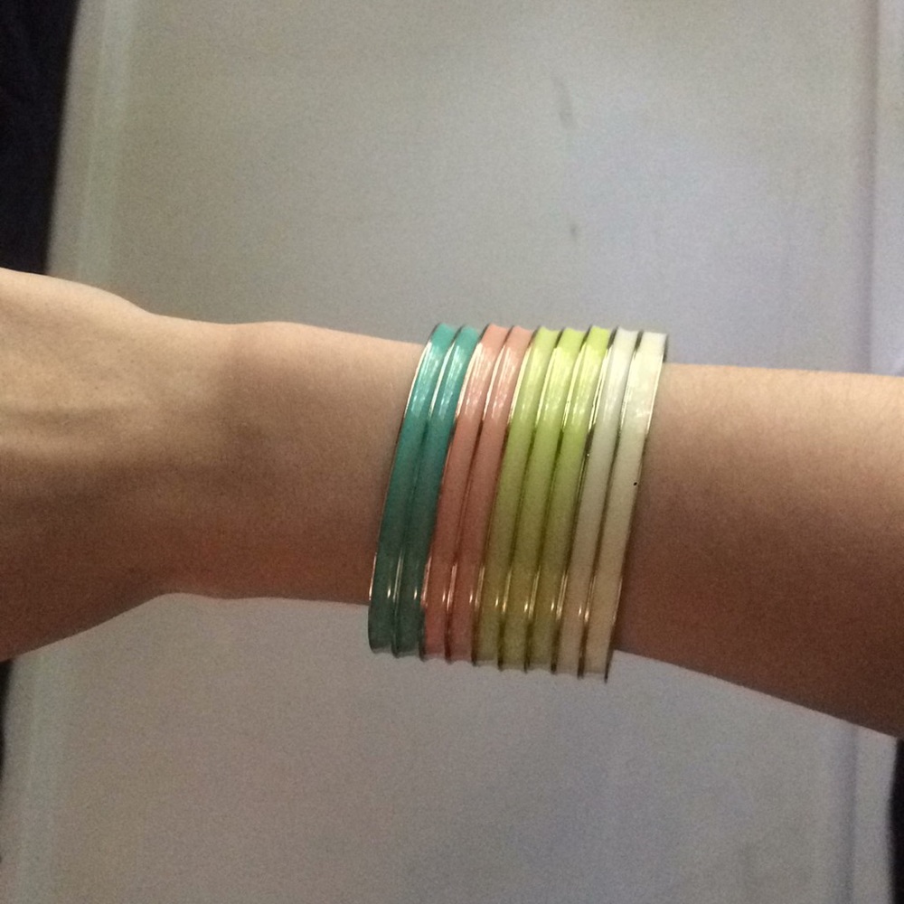 Pastel bangles set